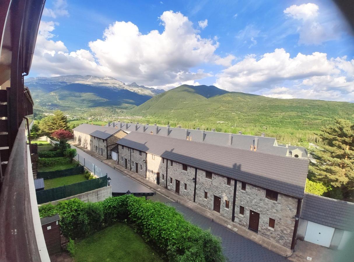 Apartament Duplex Familiar Izarraitz Villanúa Zewnętrze zdjęcie